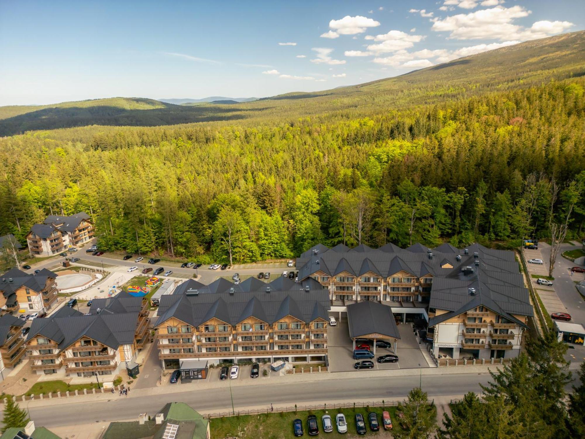 Platinum Mountain Hotel&Spa 斯克拉斯卡波伦巴 外观 照片 Aerial view