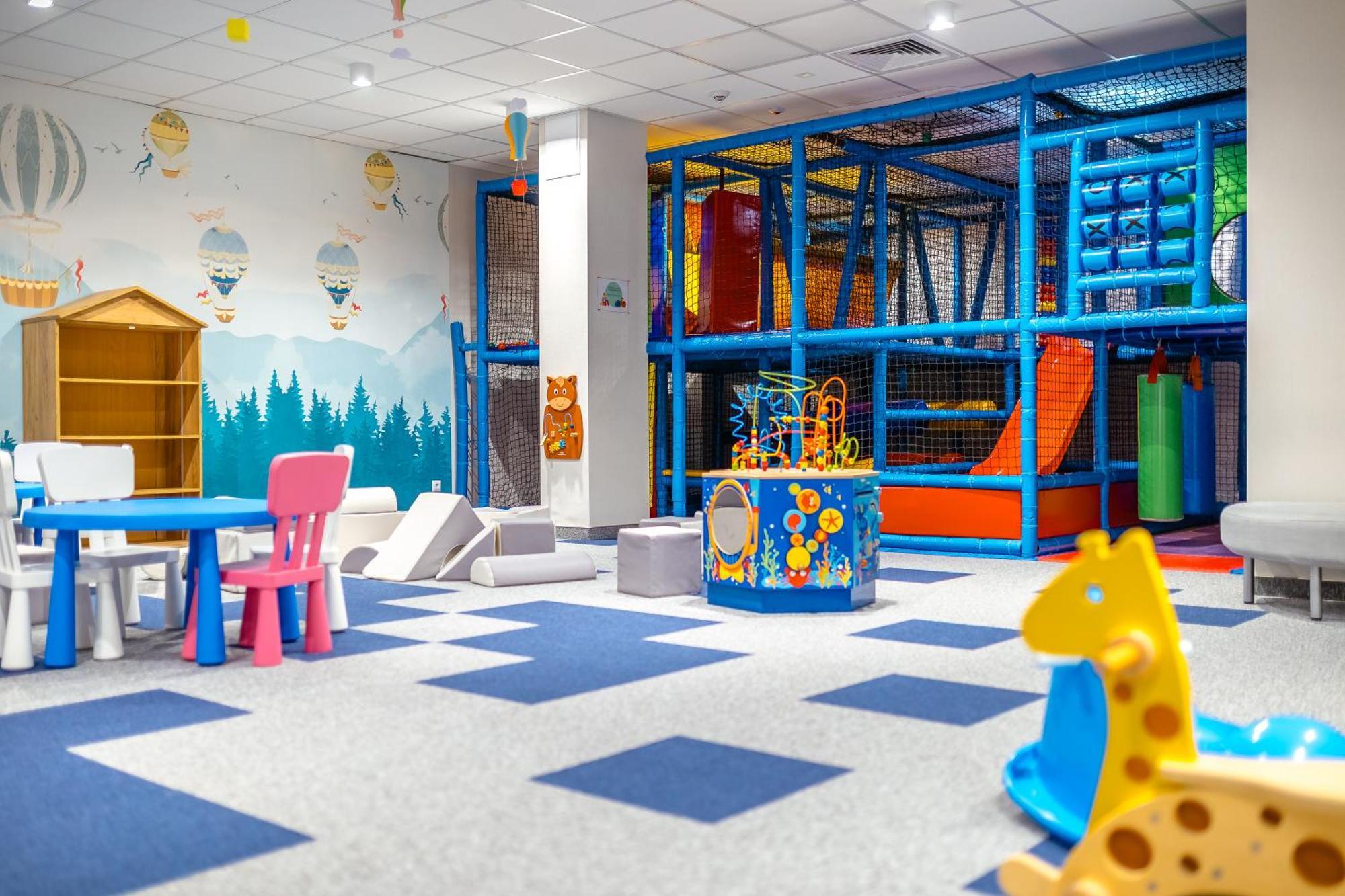 Platinum Mountain Hotel&Spa 斯克拉斯卡波伦巴 外观 照片 An indoor playground